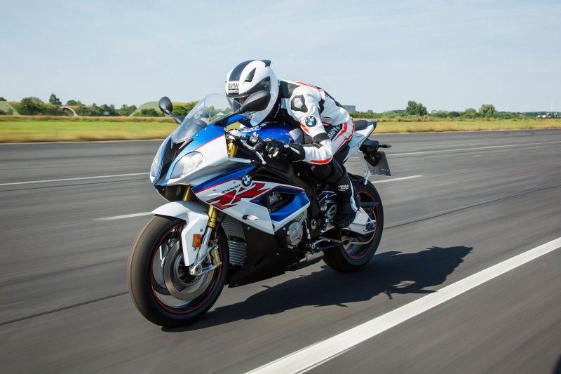 BMW S1000RR 2025: Perubahan PerformaPerforma Signifikan 